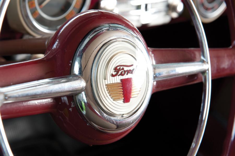  Ford Super DeLuxe Convertible 1946 года  (фото 14 из 18)